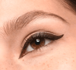 ESSENCE ОЧНА ЛИНИЯ МОЛИВ EXTRA LONGLASTING 020